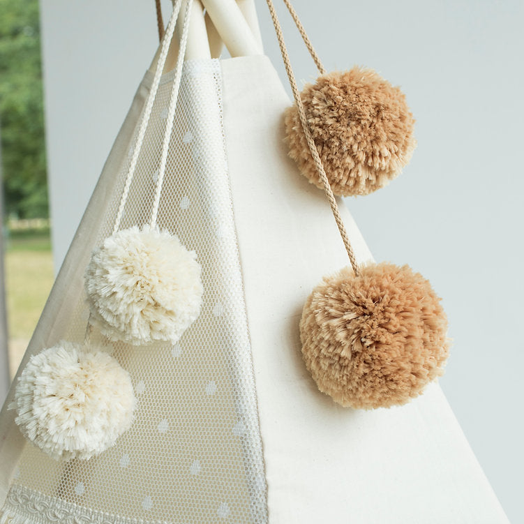 Pom pom teepee shop