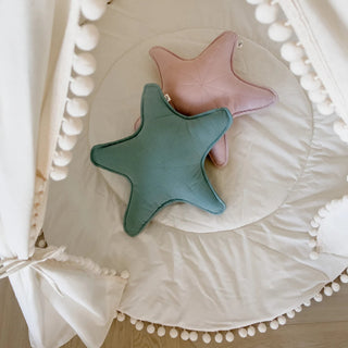 Linen pillow in seastar shape